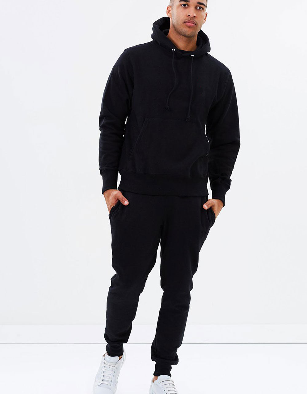 Sweat Capuche Noir Lasourcedustyle